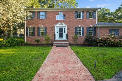 Front walkway and front entry | Image 2