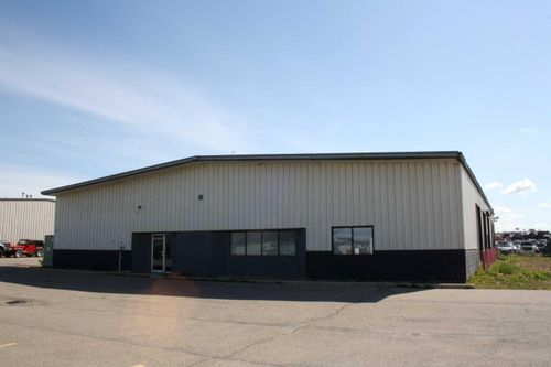 200-104 East Lake Boulevard Ne, Airdrie, AB, T4A2C1 | Card Image