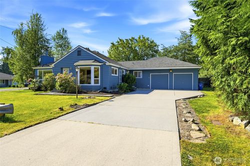 418 Magnolia Ave, Everett, WA, 98203-4423 | Card Image
