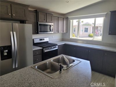 42 - N Lyon Ave, Home with 3 bedrooms, 2 bathrooms and 1 parking in Hemet CA | Image 2