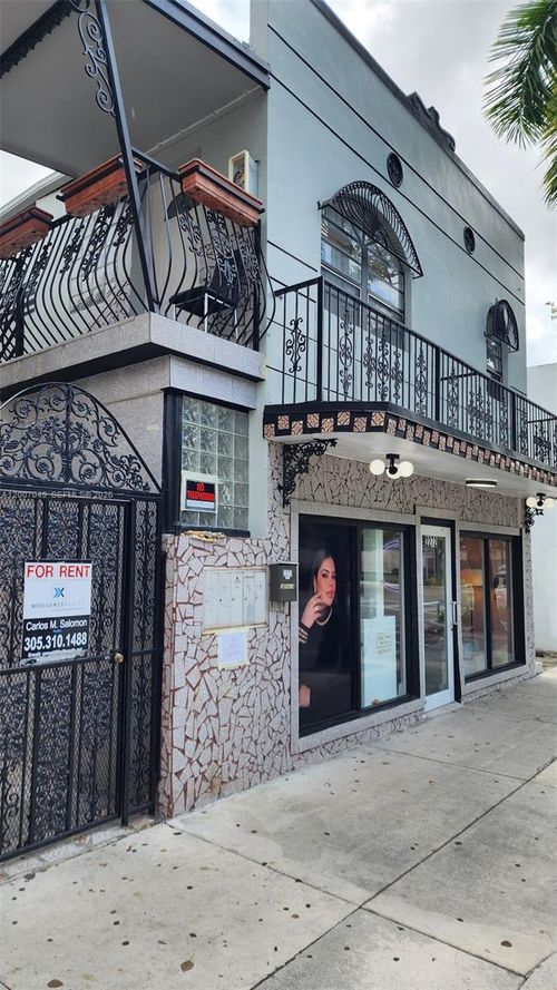 3-2272 Sw 8th St, Miami, FL, 33135-4930 | Card Image