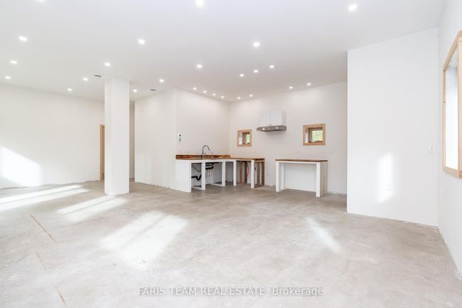 2576 Champlain Rd, House other with 1 bedrooms, 1 bathrooms and 8 parking in Tiny ON | Image 4