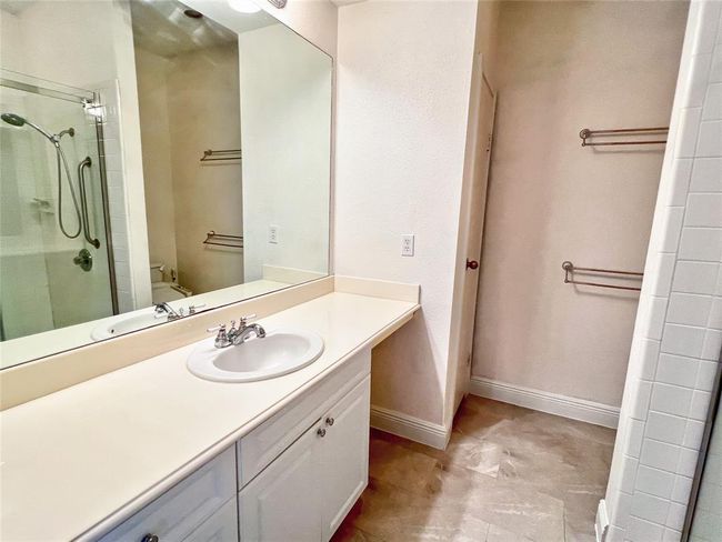 Primary Bathroom | Image 17