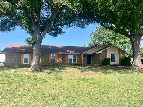 1901 Ridgecrest Dr, Perry, OK, 73077-1321 | Card Image