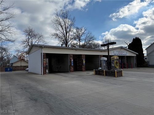 330 Prospect St, Elyria, OH, 44035-6122 | Card Image