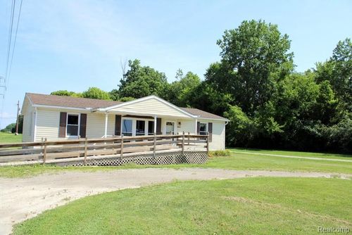 23206 Sibley Rd, Brownstown, MI, 48193-8270 | Card Image