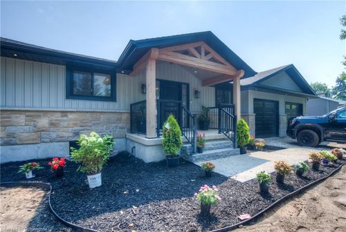 226 Brant Rd, Saint George, ON, N0E1N0 | Card Image