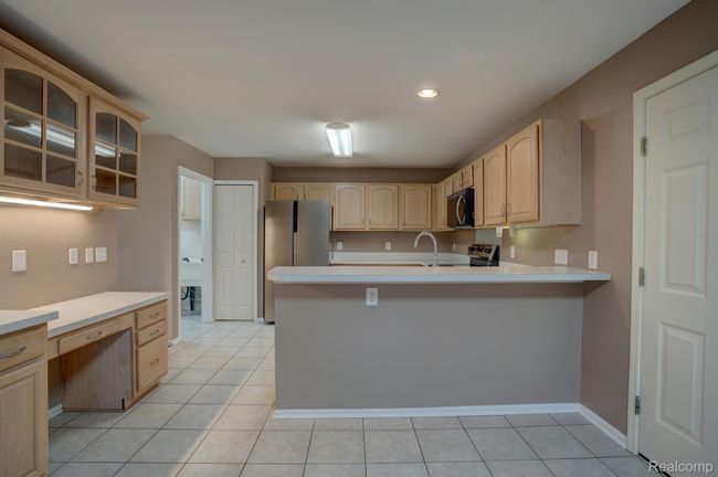 6407 Beecher Rd, Condo with 2 bedrooms, 3 bathrooms and null parking in Flint MI | Image 8