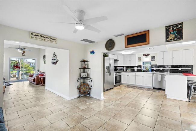 5336 Circle Dr, House other with 2 bedrooms, 2 bathrooms and null parking in Weeki Wachee FL | Image 6
