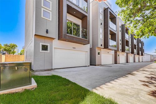 5638 Dolores St, Houston, TX, 77057-5710 | Card Image