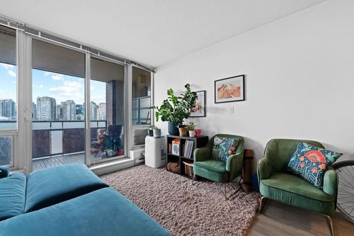 704-718 Main St, Vancouver, BC, V6A0B1 | Card Image