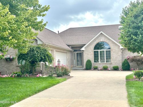 6957 Secluded Pines Dr, Maumee, OH, 43537-9162 | Card Image