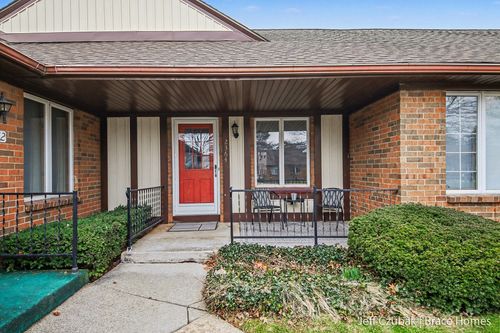 2364 Radcliff Village Dr, Grand Rapids, MI, 49546-5758 | Card Image