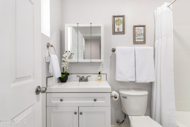 Primary Bathroom | Image 21