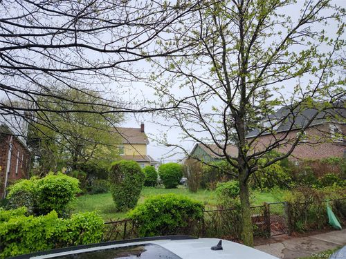 13304 226th Street, New York, NY, 11413 | Card Image