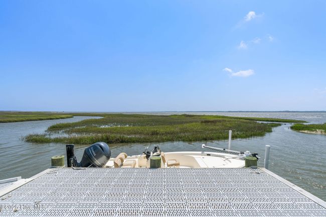 Dock with 5000lb Drive on Boat Port | Image 11