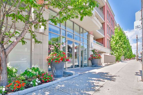 327-900 Mount Pleasant Rd, Toronto, ON, M4P3J9 | Card Image