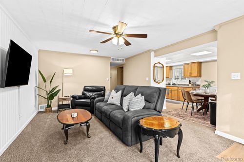 1019 E Hayes Ave, Hazel Park, MI, 48030-2652 | Card Image