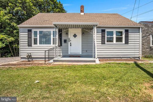 407 W Main St, FAYETTEVILLE, PA, 17222-1434 | Card Image
