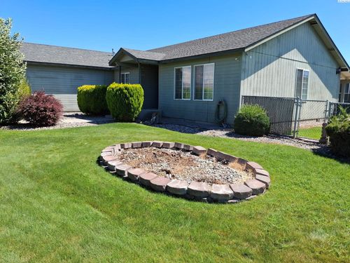 331 Laura Ave, Sunnyside, WA, 98944-2147 | Card Image