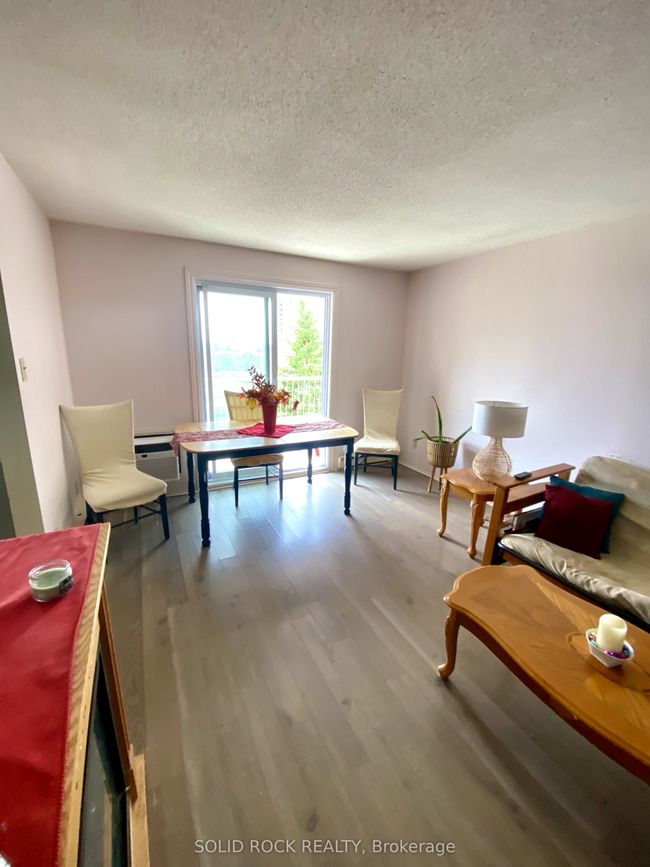 403 - 250 Brittany Dr, Condo with 3 bedrooms, 1 bathrooms and null parking in Ottawa ON | Image 13