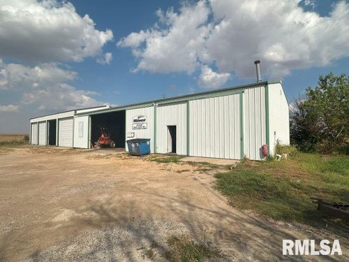 2423 210th Ave, Grand Mound, IA, 52751-9500 | Card Image