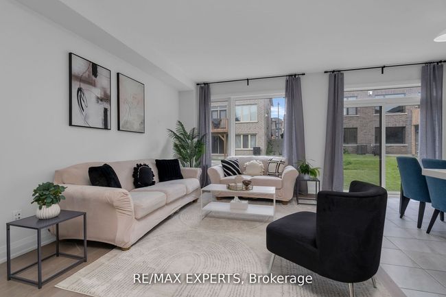 27 Sweet Cicely St, House attached with 4 bedrooms, 3 bathrooms and 1 parking in Springwater ON | Image 14