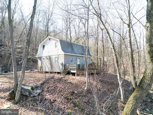 415 Wild Area Ln, THOMPSONTOWN, PA, 17094 | Card Image