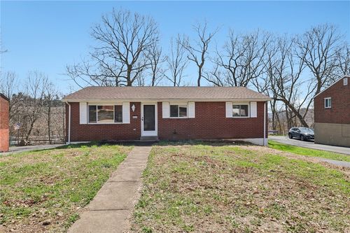 826 Blue Ridge Rd, Pittsburgh, PA, 15239-2805 | Card Image