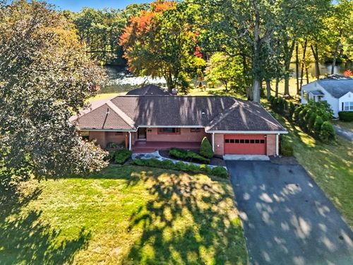 73 Silver Lake Dr, Agawam, MA, 01001-2349 | Card Image