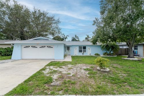 8918 134th Street, SEMINOLE, FL, 33776 | Card Image