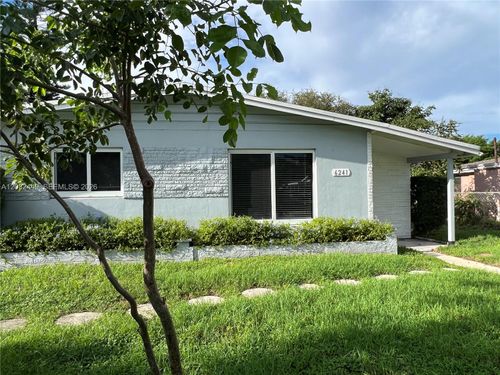 6241 Sw 38th Ct, Davie, FL, 33314-2523 | Card Image