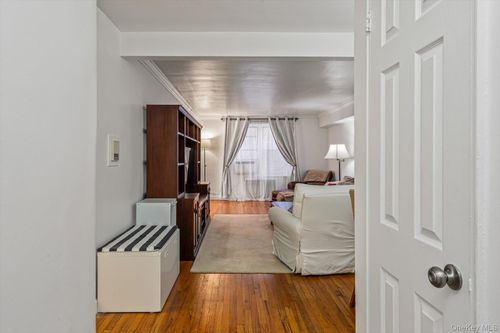 apt-3b-72 112th St, Forest Hills, NY, 11375-5433 | Card Image