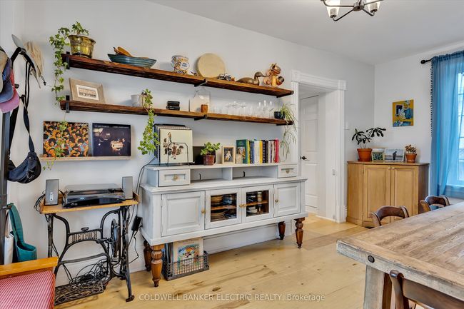 272 Bennet St, House other with 3 bedrooms, 2 bathrooms and 4 parking in Peterborough ON | Image 4