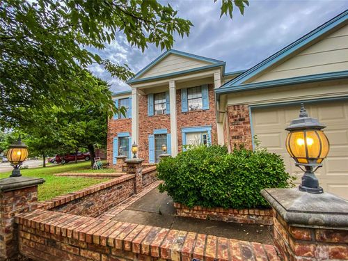 4250 Claremont Dr, Grand Prairie, TX, 75052-1302 | Card Image