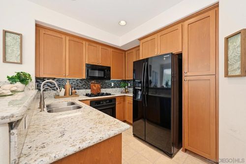 4611 Central Plz, San Diego, CA, 92123-6417 | Card Image