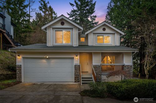 20803 Ne 15th Ln, Sammamish, WA, 98074-6668 | Card Image