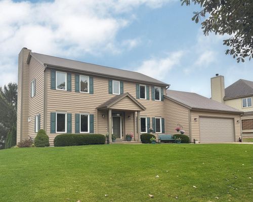 4440 S 122nd St, Greenfield, WI, 53228-2491 | Card Image