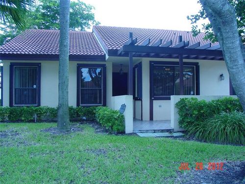 7225 Solandra Ln, Tamarac, FL, 33321-5338 | Card Image