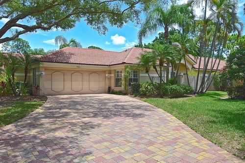 3890 Lyndhurst Ct, SARASOTA, FL, 34235-2421 | Card Image