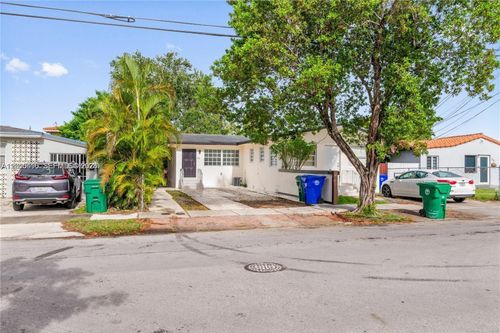 a-40 Nw 32nd Ave, Miami, FL, 33125-4905 | Card Image