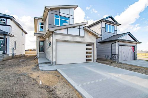 93 Memorial Pky, Red Deer County, AB, T4E3C5 | Card Image