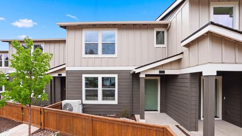 61211 Parrell Rd, Bend, OR, 97702-2601 | Card Image