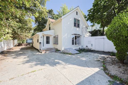 3 Strafford Pl, Westwood, MA, 02090-1316 | Card Image