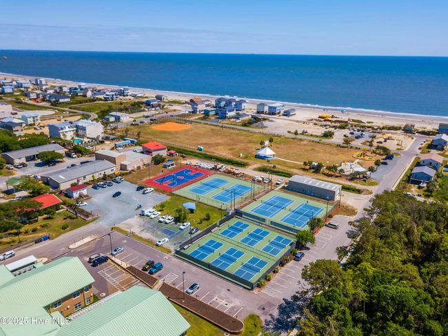 802 E Oak Island Dr, House other with 3 bedrooms, 2 bathrooms and null parking in Oak Island NC | Image 43