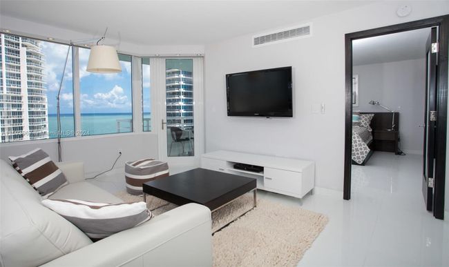 1906 - 400 S Pointe Dr, Condo with 2 bedrooms, 2 bathrooms and null parking in Miami Beach FL | Image 10