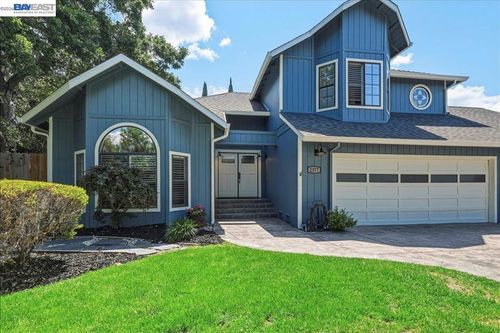 2377 College Ave, Livermore, CA, 94550-5718 | Card Image