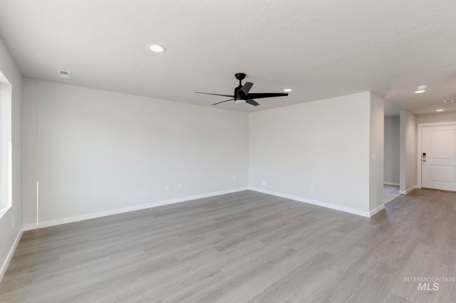 5289 E Grizzly St, House other with 4 bedrooms, 3 bathrooms and 3 parking in Nampa ID | Image 11