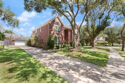 4202 Caroline Court, House other with 4 bedrooms, 4 bathrooms and null parking in Sugar Land TX | Image 2