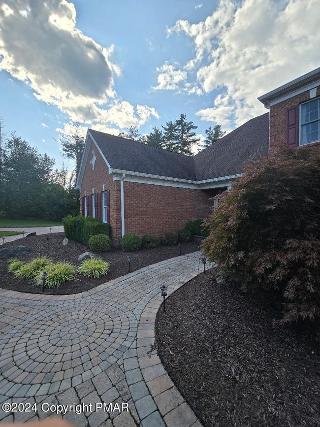 2ND ENTRY SIDE WALK | Image 6